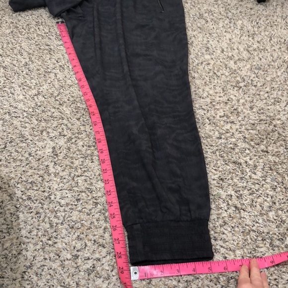 Athleta Camden Printed Jogger Track Pants Size 6 Dark Gray Black - Picture 7 of 10